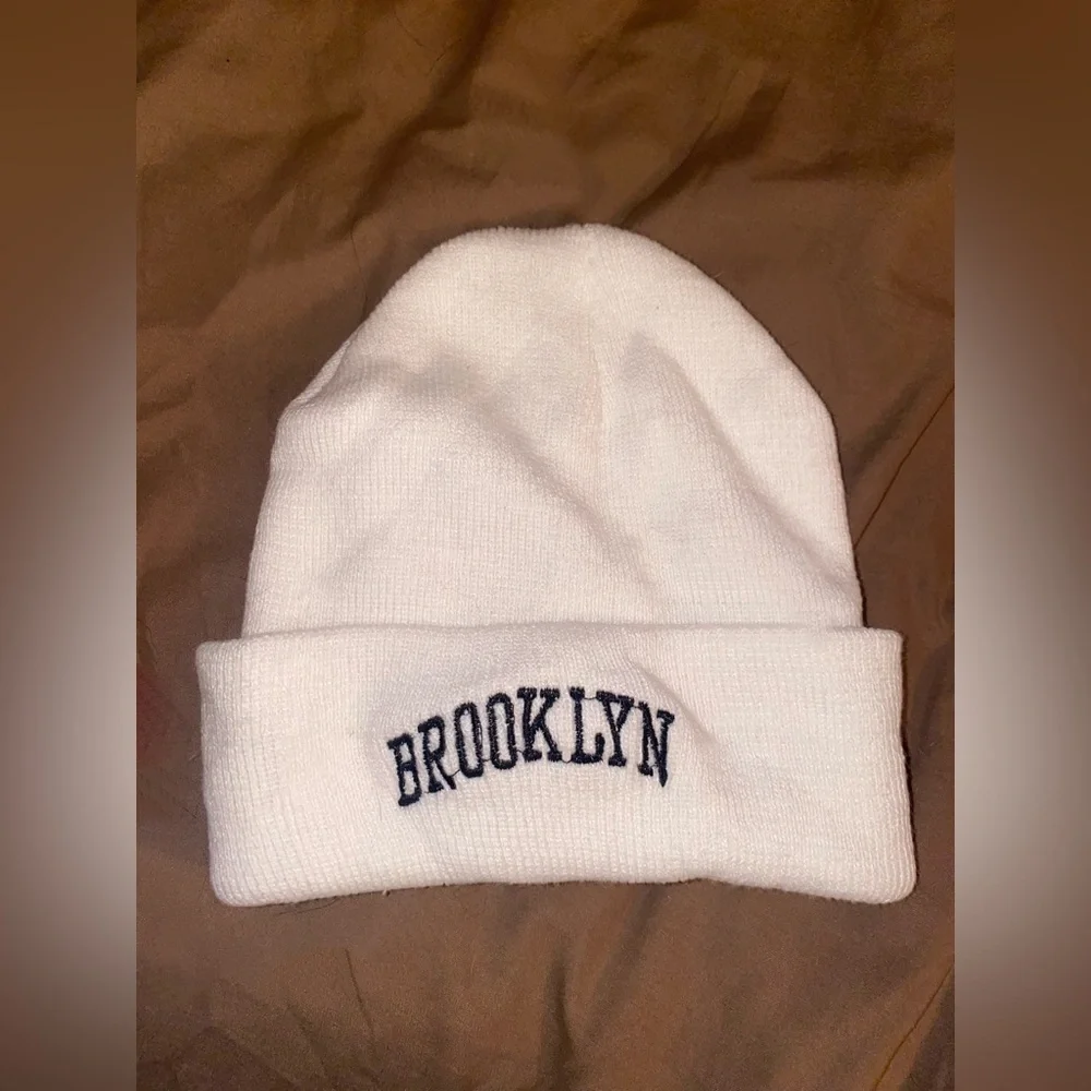 Beanie - Picture 1 of 2